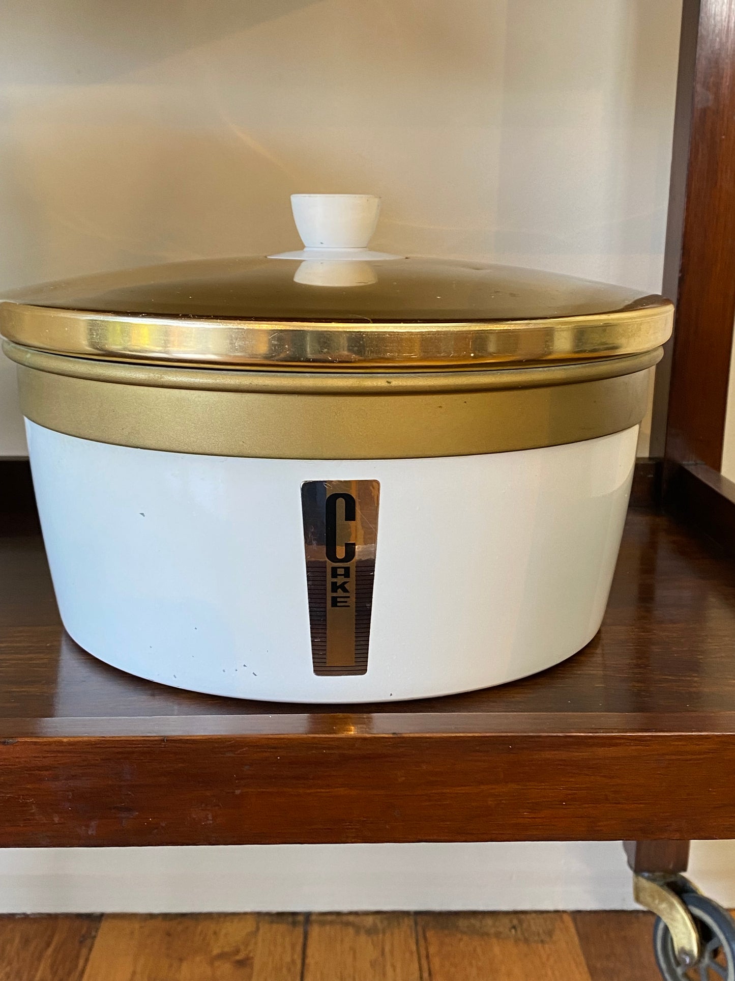Set of Waratah Vintage Kitchen Canisters (7).