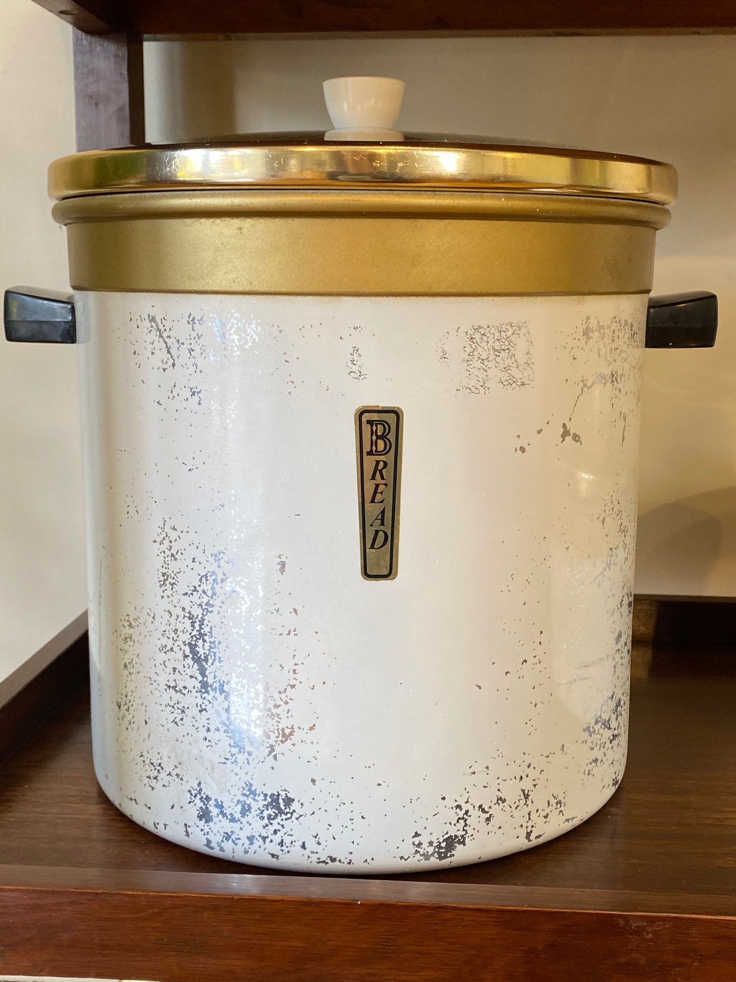 Set of Waratah Vintage Kitchen Canisters (7).