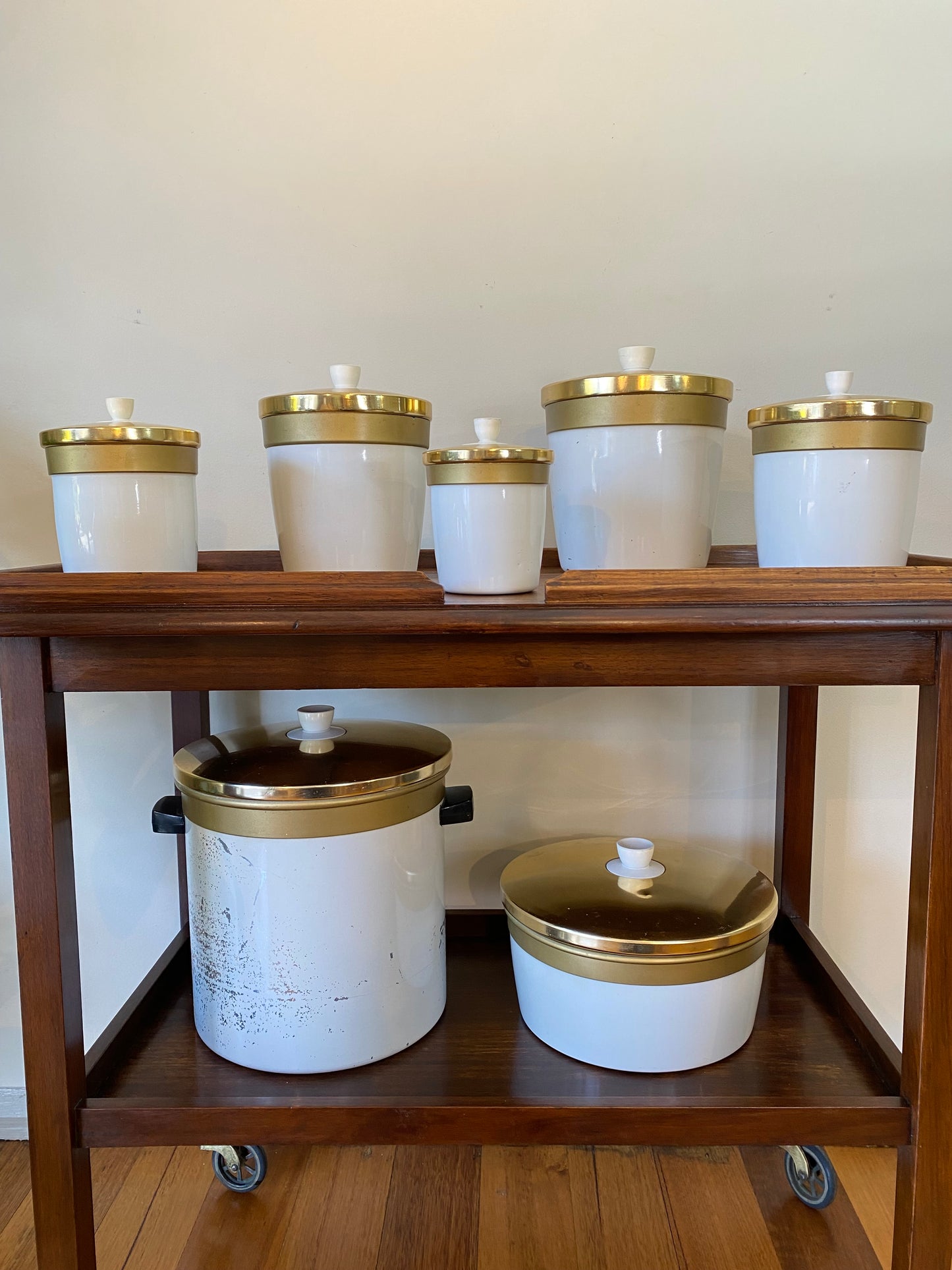 Set of Waratah Vintage Kitchen Canisters (7).